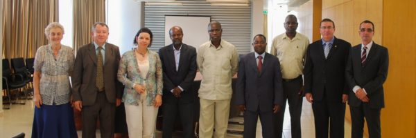 Visita de Missão da UFSC a Luanda e Reunião com a administração central da Universidade Agostinho Neto em fevereiro de 2012.